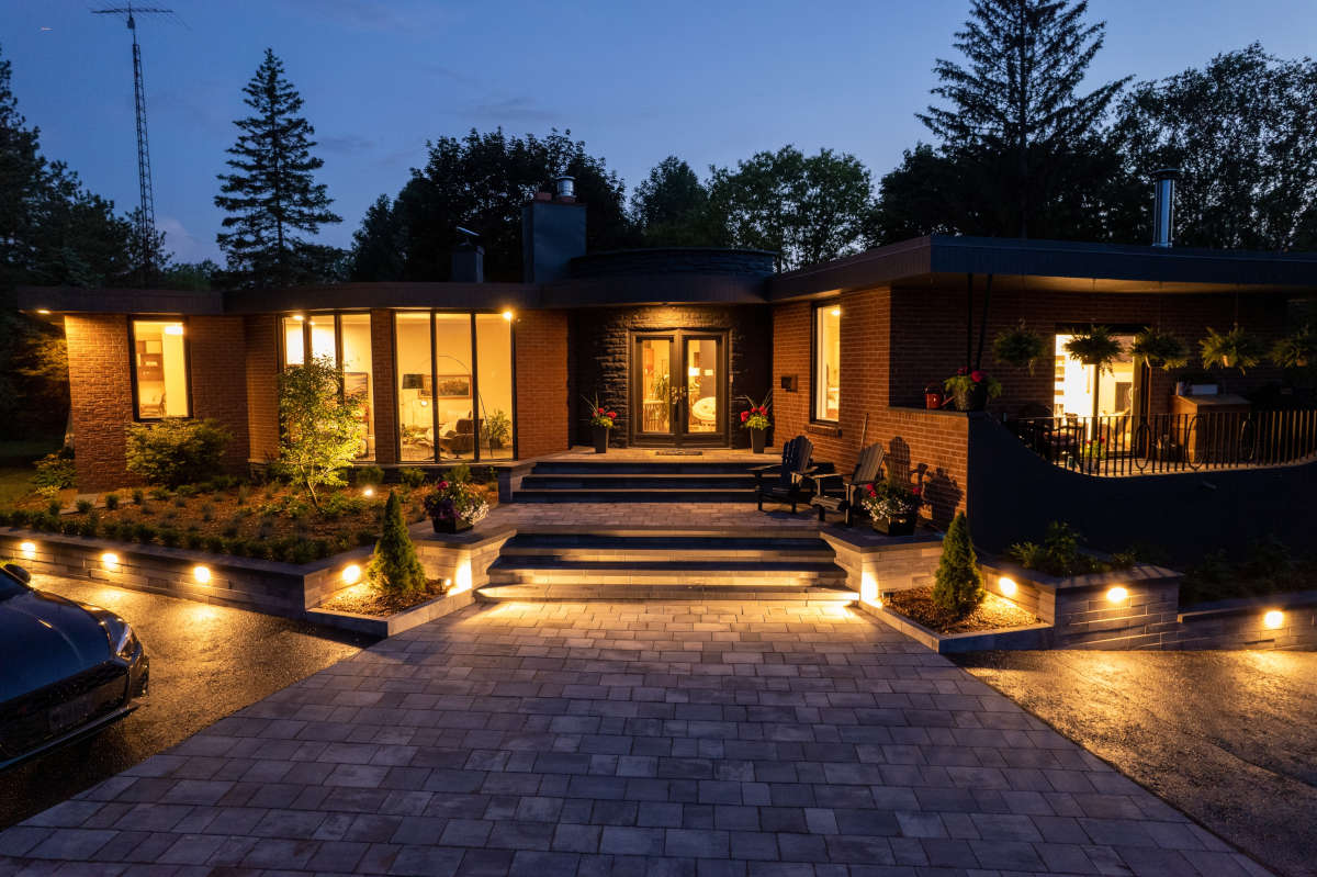 Outdoor Lighting Installation in Stamford & Greenwich, CT. Safe and Sound Electric