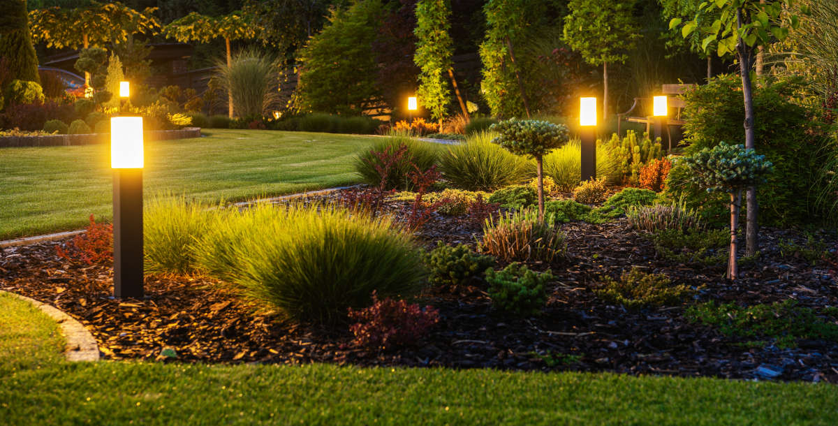 Landscape Lighting in Stamford & Greenwich, CT. Safe and Sound Electric, LLC.